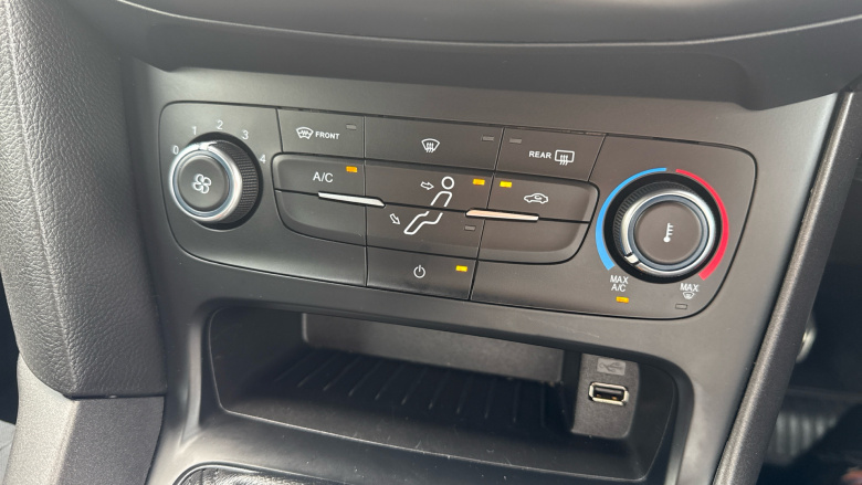 Ford Focus 1.0 EcoBoost 140 ST-Line Navigation 5dr Petrol Hatchback